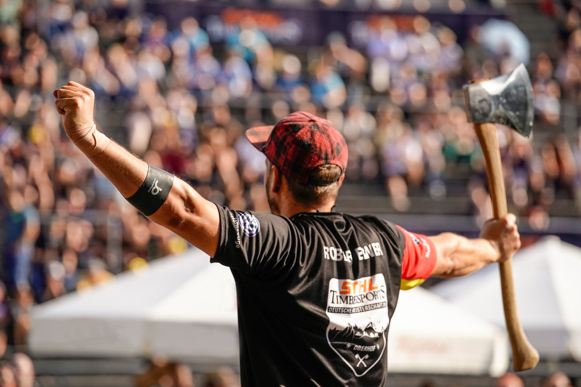 Atlet STIHL TIMBERSPORTS® aplaudat