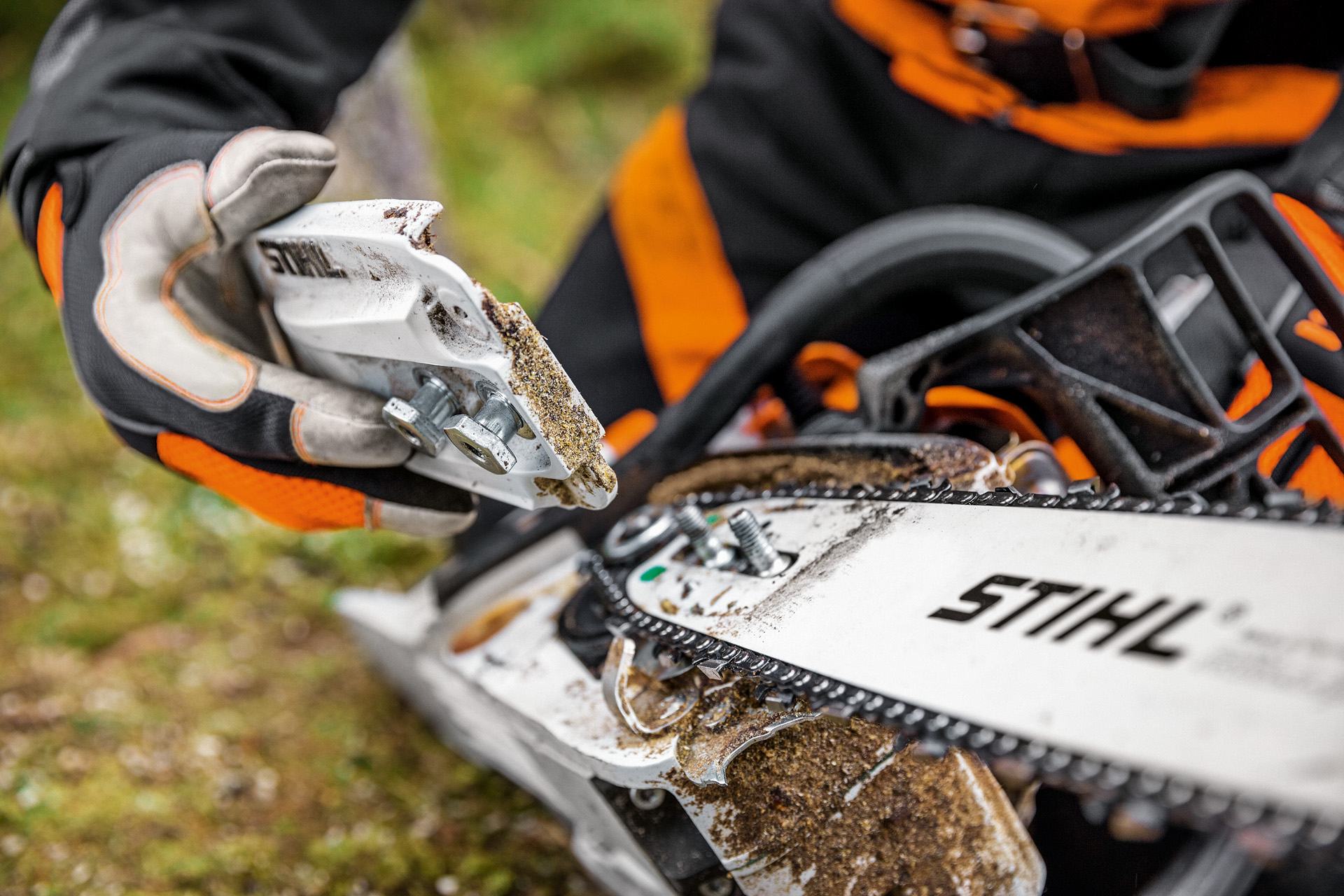 Întreținerea unui motoferăstrău pe benzină STIHL MS 261 C-M 